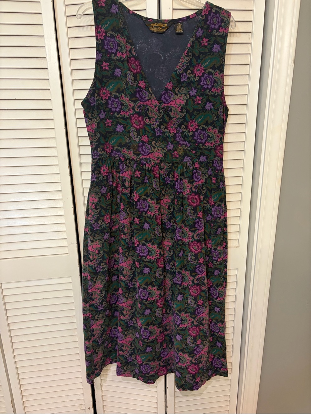 Vintage Eddie Bauer V-Neck Midi Dress in Purple & Green Floral.. Grandmacore.